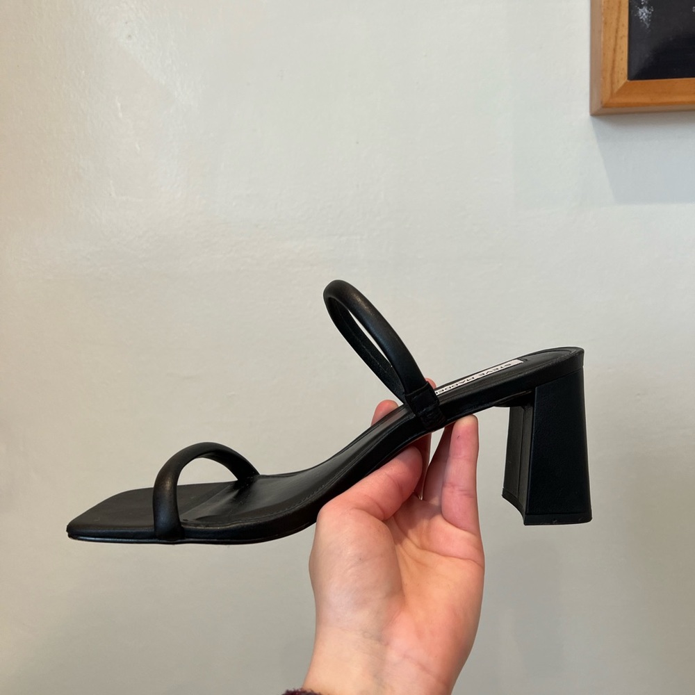 Steve Madden Sandals - Black Leather - Size 8